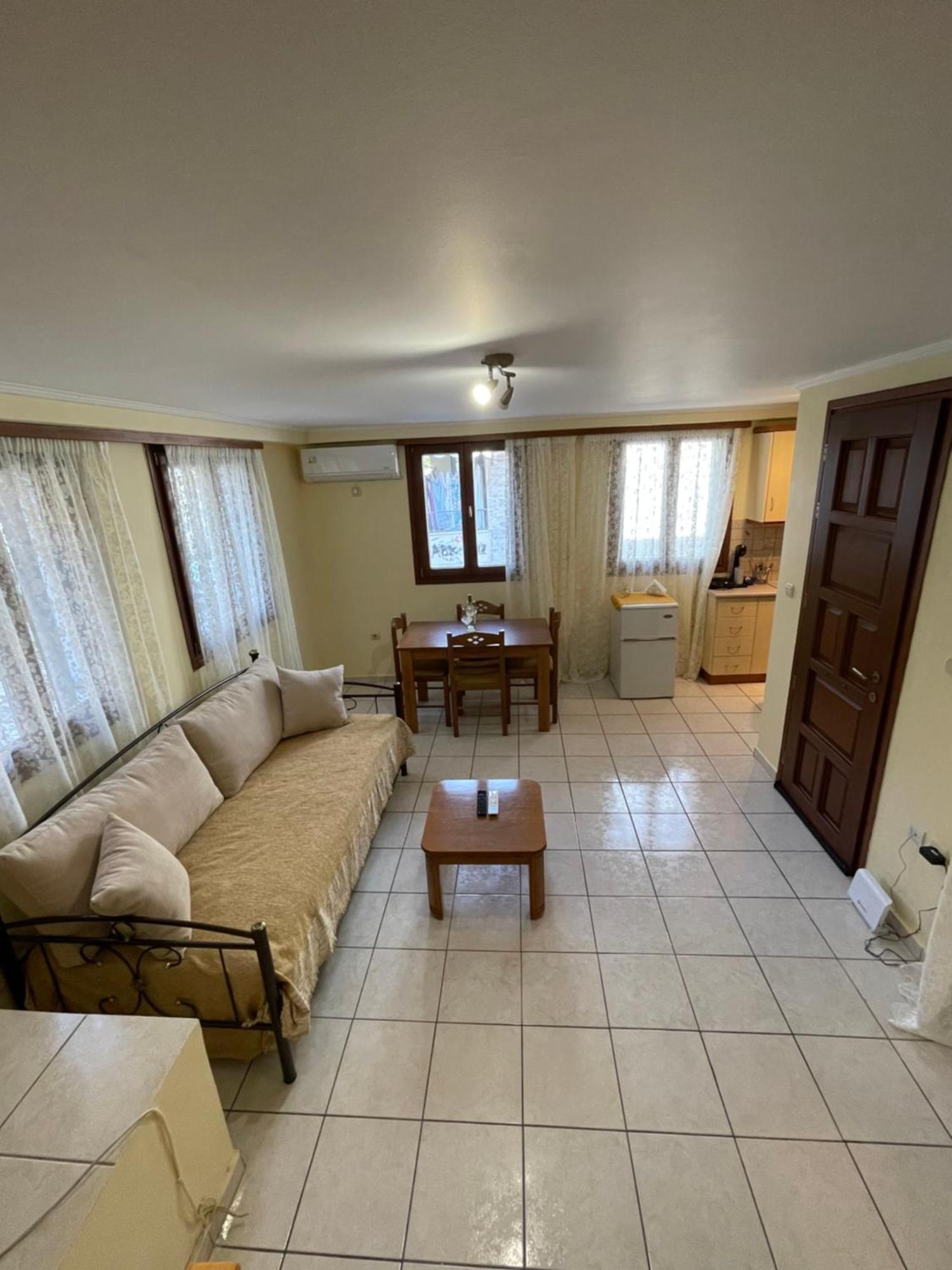 Οι Φωλίτσες Apartment Nafpaktos Exterior foto