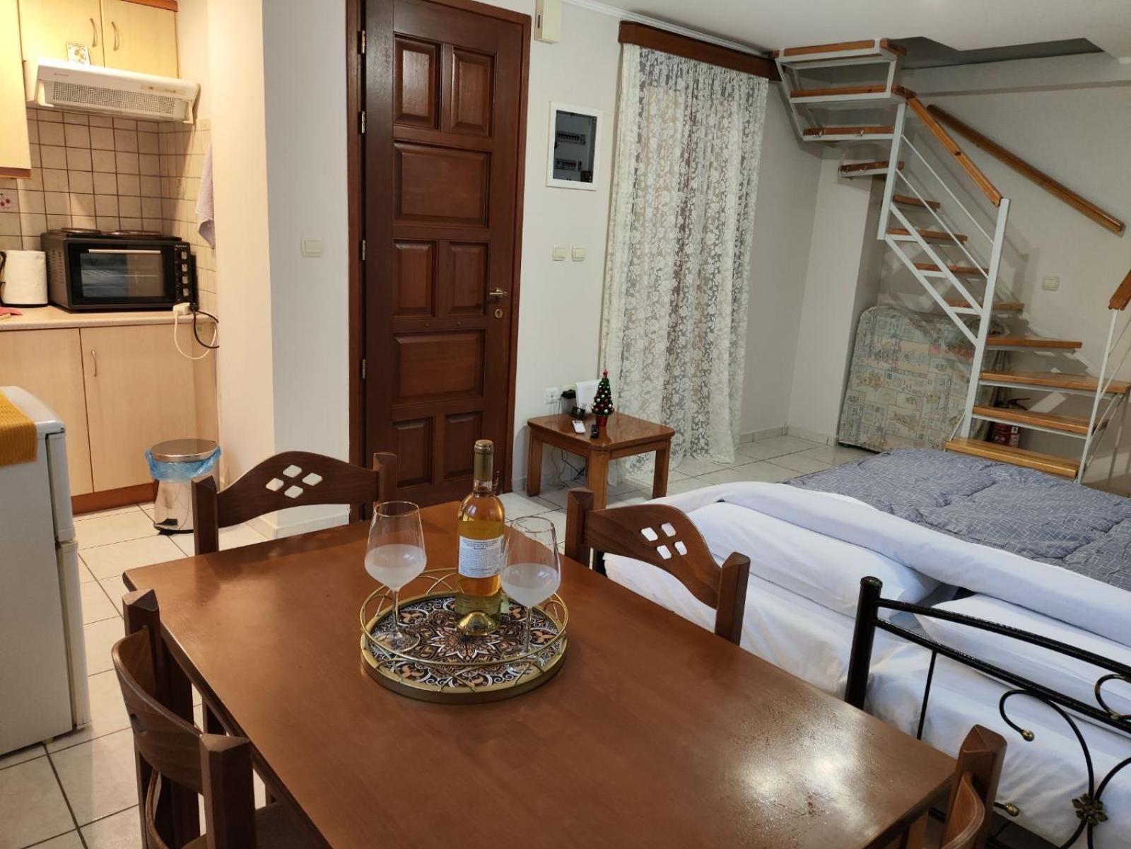 Οι Φωλίτσες Apartment Nafpaktos Exterior foto